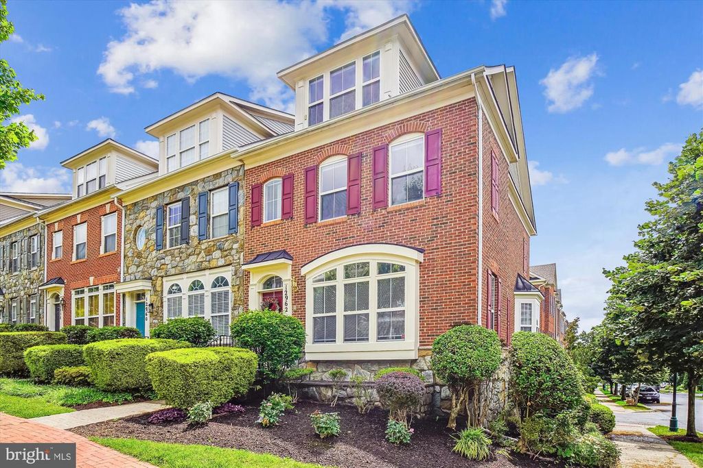 Image 1 of property listing at 12962 CLARKSBURG SQUARE RD, Clarksburg, MD 20871
