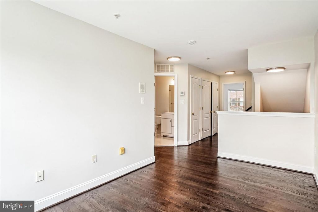 Image 15 of property listing at 12962 CLARKSBURG SQUARE RD, Clarksburg, MD 20871