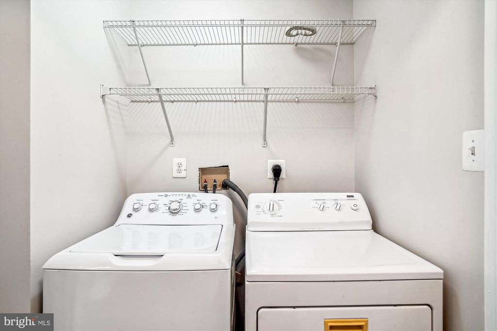 Image 25 of property listing at 12962 CLARKSBURG SQUARE RD, Clarksburg, MD 20871