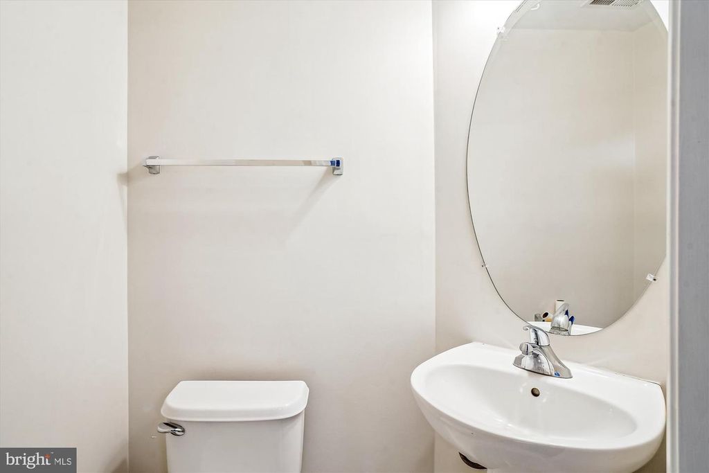 Image 28 of property listing at 12962 CLARKSBURG SQUARE RD, Clarksburg, MD 20871