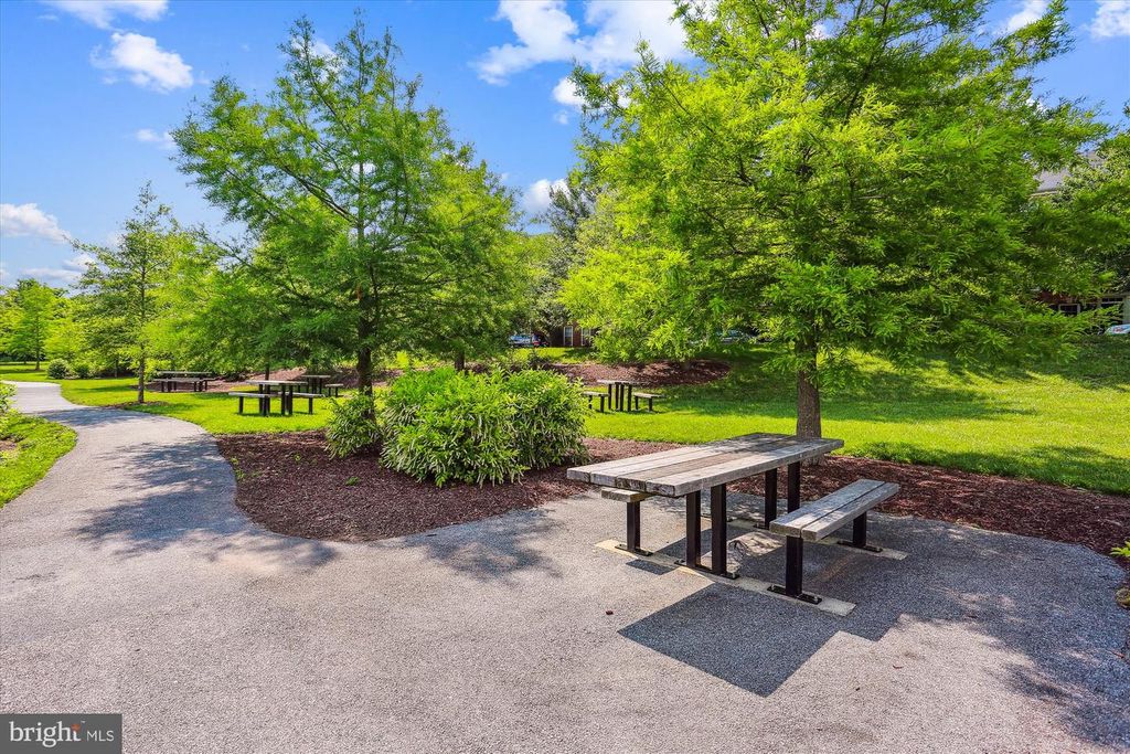 Image 34 of property listing at 12962 CLARKSBURG SQUARE RD, Clarksburg, MD 20871