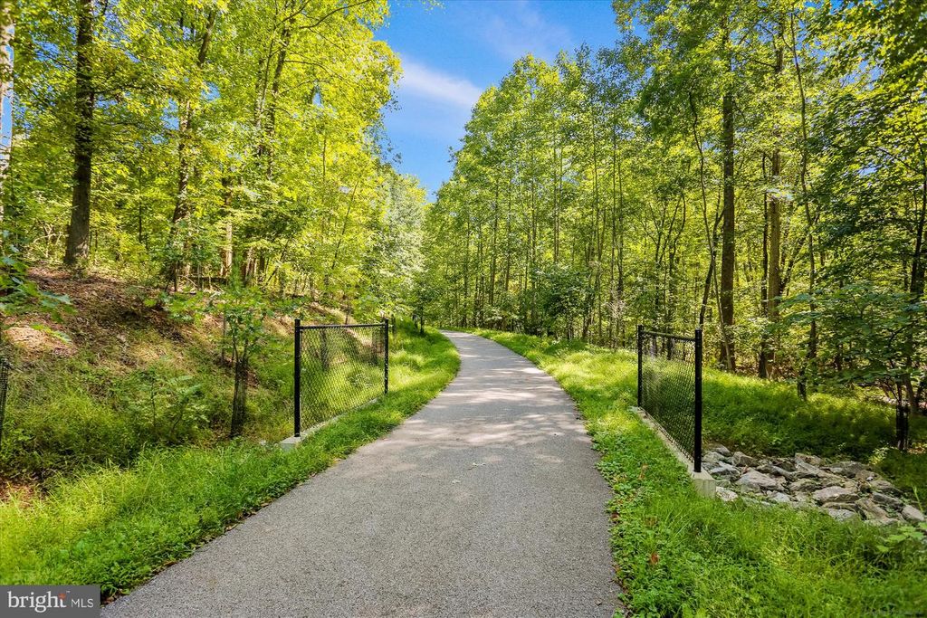 Image 36 of property listing at 12962 CLARKSBURG SQUARE RD, Clarksburg, MD 20871
