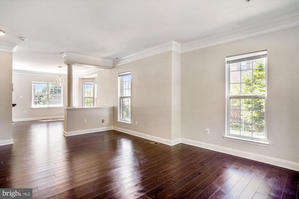 Image 5 of property listing at 12962 CLARKSBURG SQUARE RD, Clarksburg, MD 20871