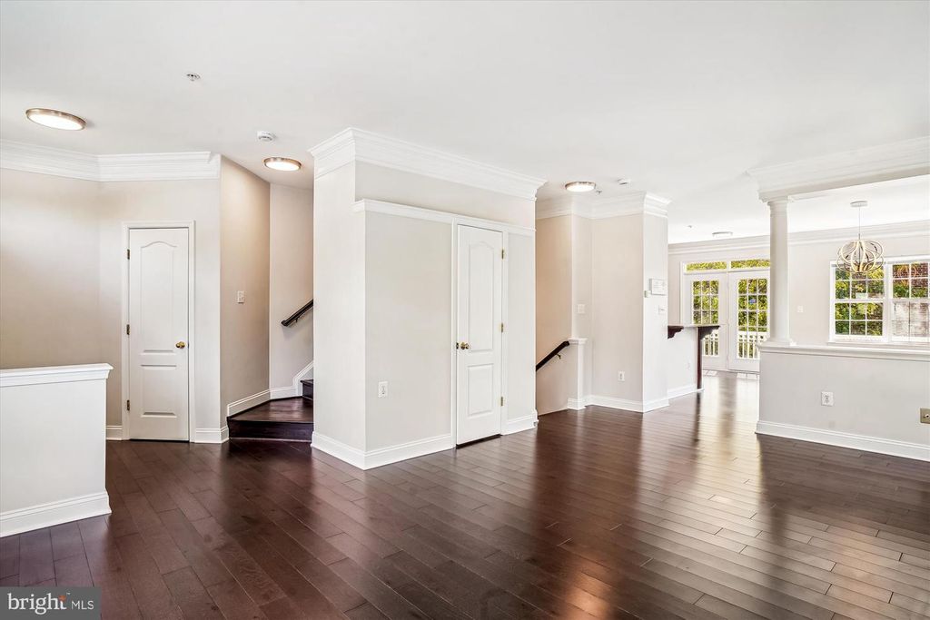Image 6 of property listing at 12962 CLARKSBURG SQUARE RD, Clarksburg, MD 20871