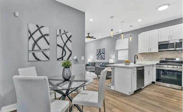 4155 S Prairie Avenue, Chicago, IL 60653