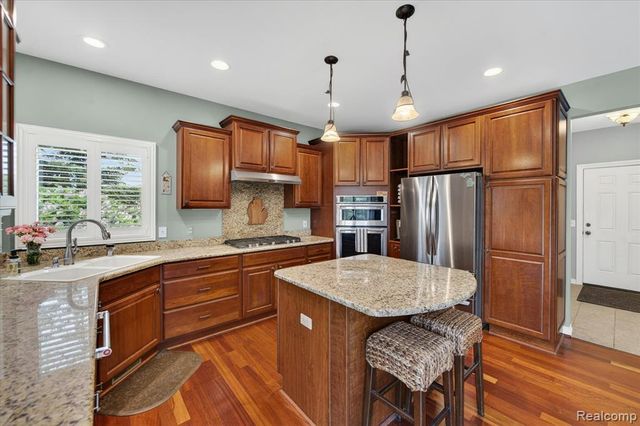 8746 N Hills Court, Howell, MI 48843