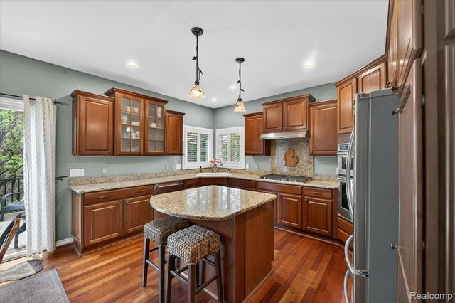 8746 N Hills Court, Howell, MI 48843