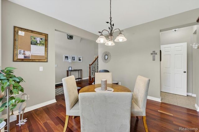 8746 N Hills Court, Howell, MI 48843