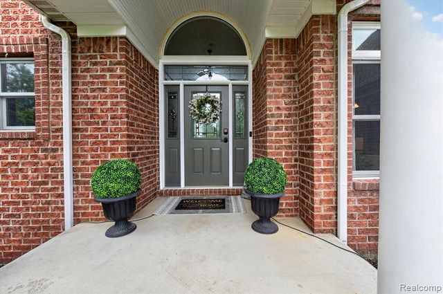 8746 N Hills Court, Howell, MI 48843