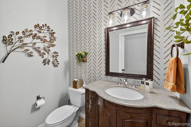 8746 N Hills Court, Howell, MI 48843