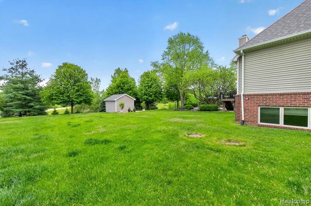 8746 N Hills Court, Howell, MI 48843