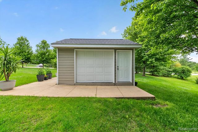 8746 N Hills Court, Howell, MI 48843