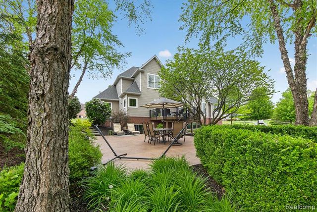 8746 N Hills Court, Howell, MI 48843