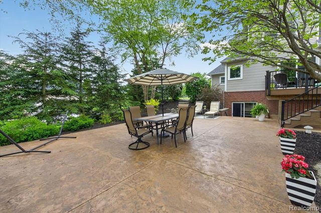 8746 N Hills Court, Howell, MI 48843