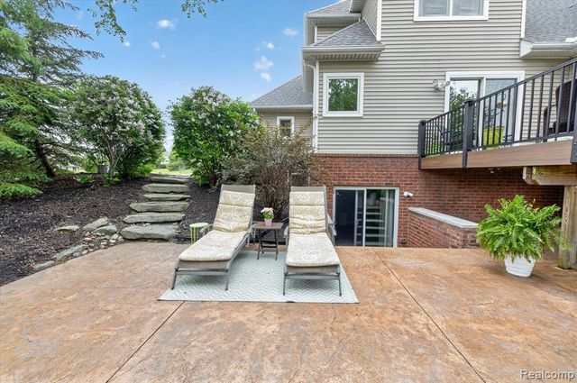 8746 N Hills Court, Howell, MI 48843