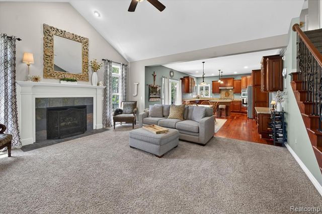 8746 N Hills Court, Howell, MI 48843