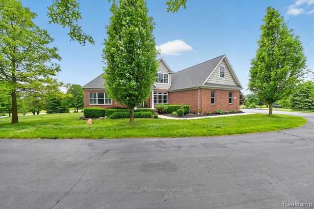 8746 N Hills Court, Howell, MI 48843