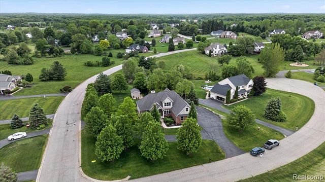 8746 N Hills Court, Howell, MI 48843