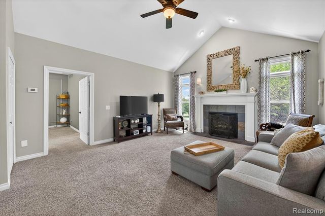 8746 N Hills Court, Howell, MI 48843