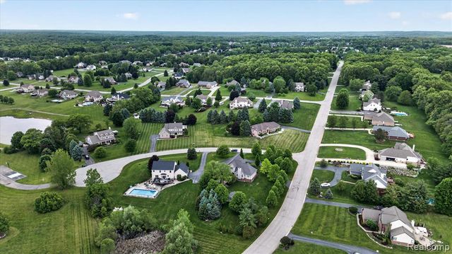 8746 N Hills Court, Howell, MI 48843