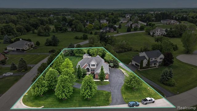 8746 N Hills Court, Howell, MI 48843