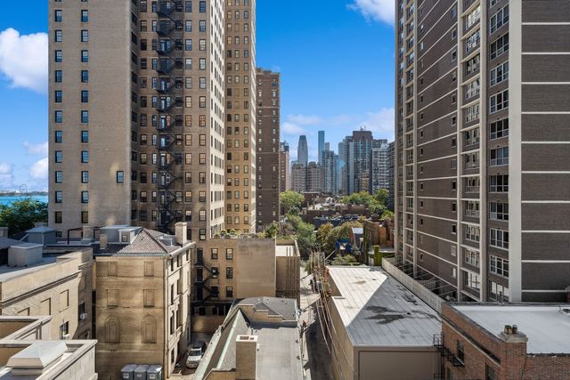 1540 N Lake Shore Drive 8N, Chicago, IL 60610