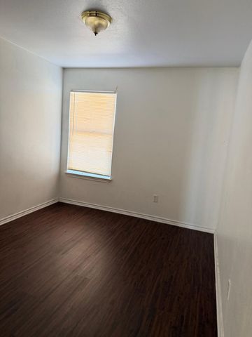 4600 Alamosa Street, Fort Worth, TX 76119