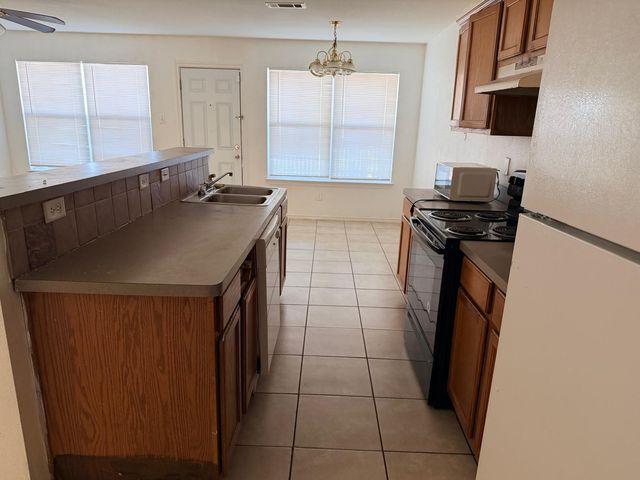 4600 Alamosa Street, Fort Worth, TX 76119