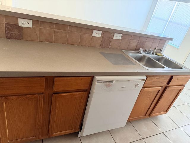 4600 Alamosa Street, Fort Worth, TX 76119