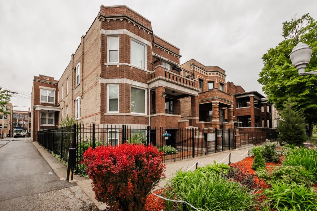 3417 W Evergreen Avenue, Chicago, IL 60651 — exterior