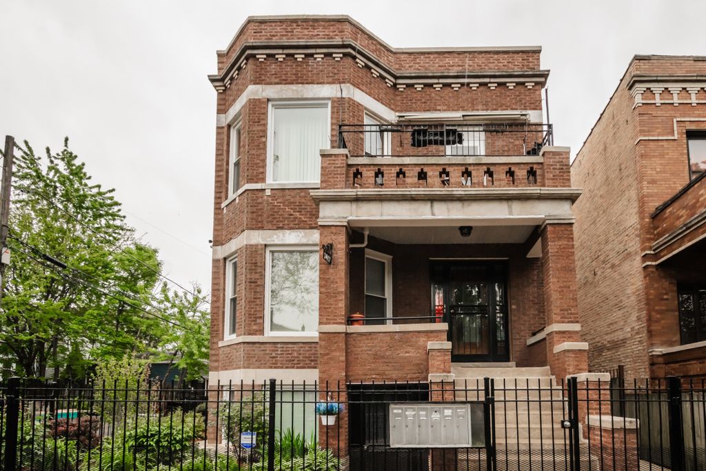 3417 W Evergreen Avenue, Chicago, IL 60651 — photo 2