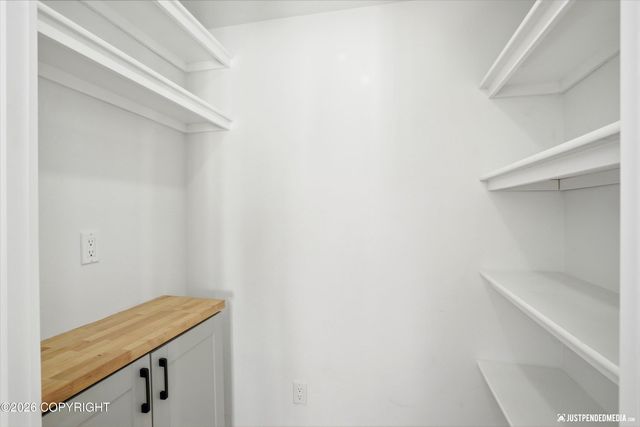 19031 Upper McCrary Road, Eagle River, AK 99577