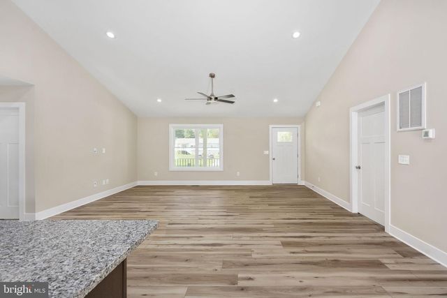 264 DOGWOOD DR, Louisa, VA 23093