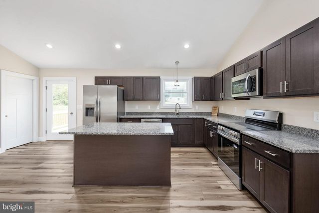 264 DOGWOOD DR, Louisa, VA 23093