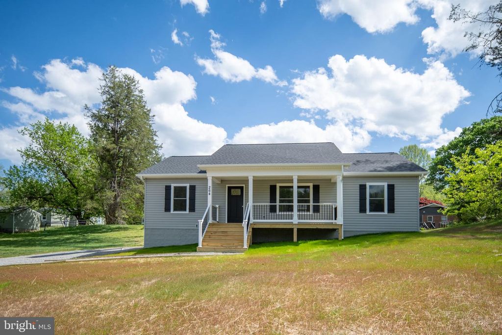 264 DOGWOOD DR, Louisa, VA 23093