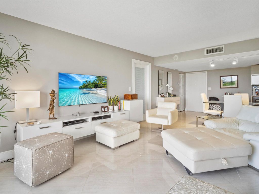 2000 Presidential Way 602, West Palm Beach, FL 33401