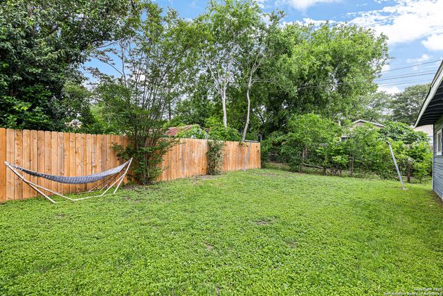 1443 W Kings Hwy, San Antonio, TX 78201