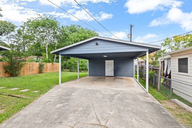 1443 W Kings Hwy, San Antonio, TX 78201