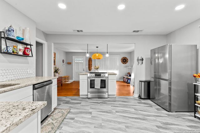 1443 W Kings Hwy, San Antonio, TX 78201