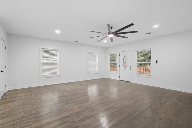 1901 S Jefferson Street, Kaufman, TX 75142