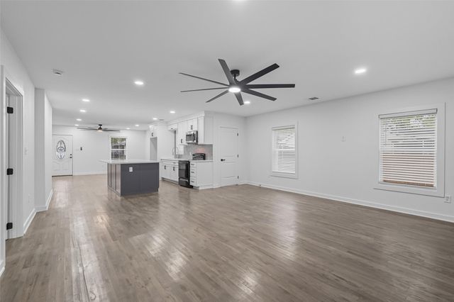 1901 S Jefferson Street, Kaufman, TX 75142