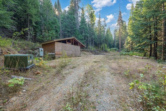 80 Virginia Ln, Newport, WA 99156