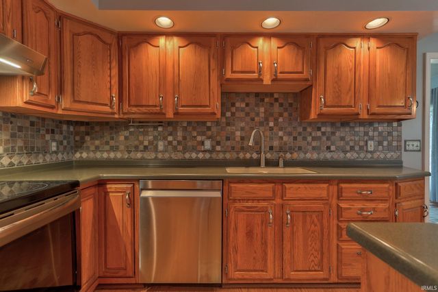 10124 Brookline Drive, Evansville, IN 47711