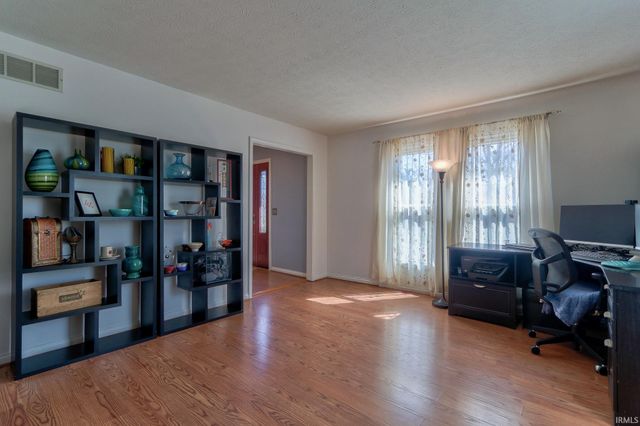 10124 Brookline Drive, Evansville, IN 47711