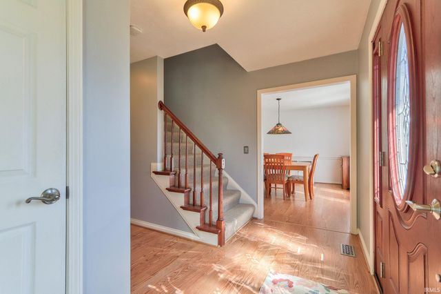 10124 Brookline Drive, Evansville, IN 47711