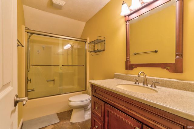 10124 Brookline Drive, Evansville, IN 47711