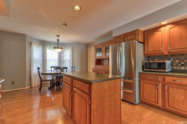 10124 Brookline Drive, Evansville, IN 47711