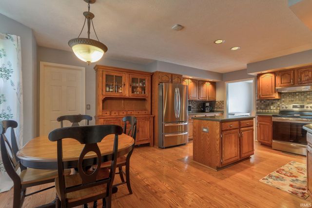 10124 Brookline Drive, Evansville, IN 47711