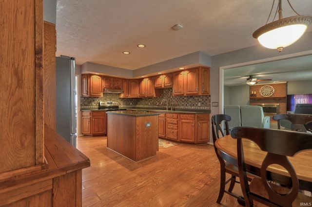 10124 Brookline Drive, Evansville, IN 47711