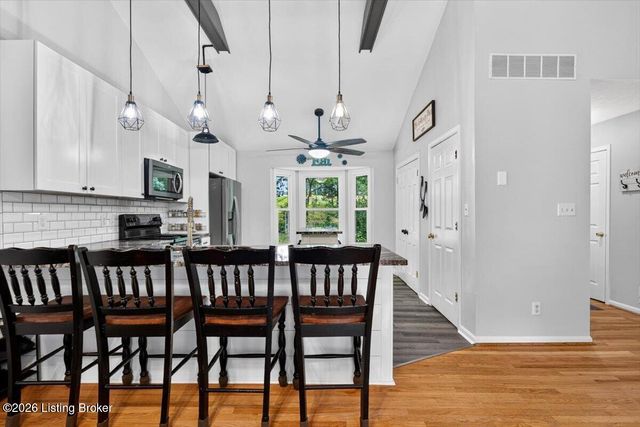 1811 Foxboro Rd, La Grange, KY 40031